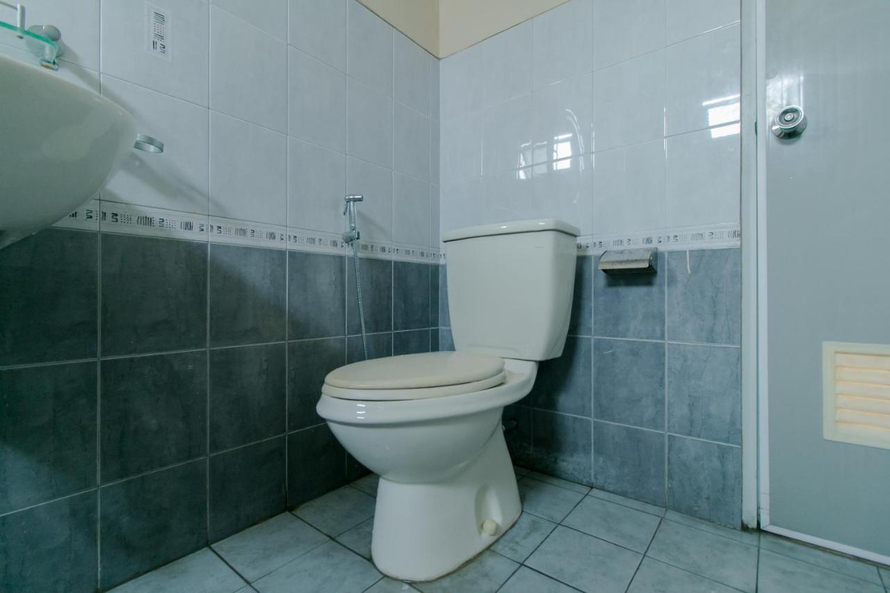 Oyo 2858 Vafa Guesthouse Cianjur Zewnętrze zdjęcie