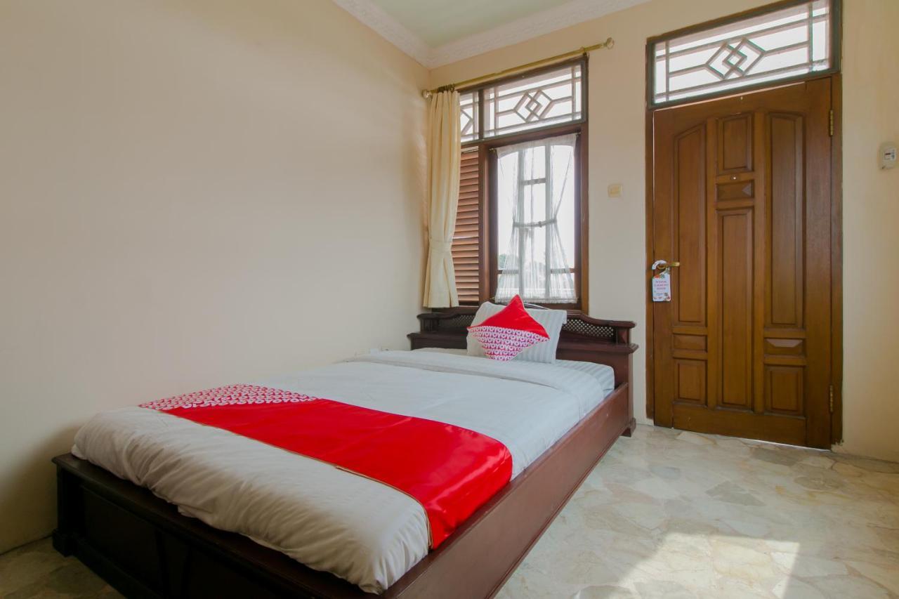 Oyo 2858 Vafa Guesthouse Cianjur Zewnętrze zdjęcie