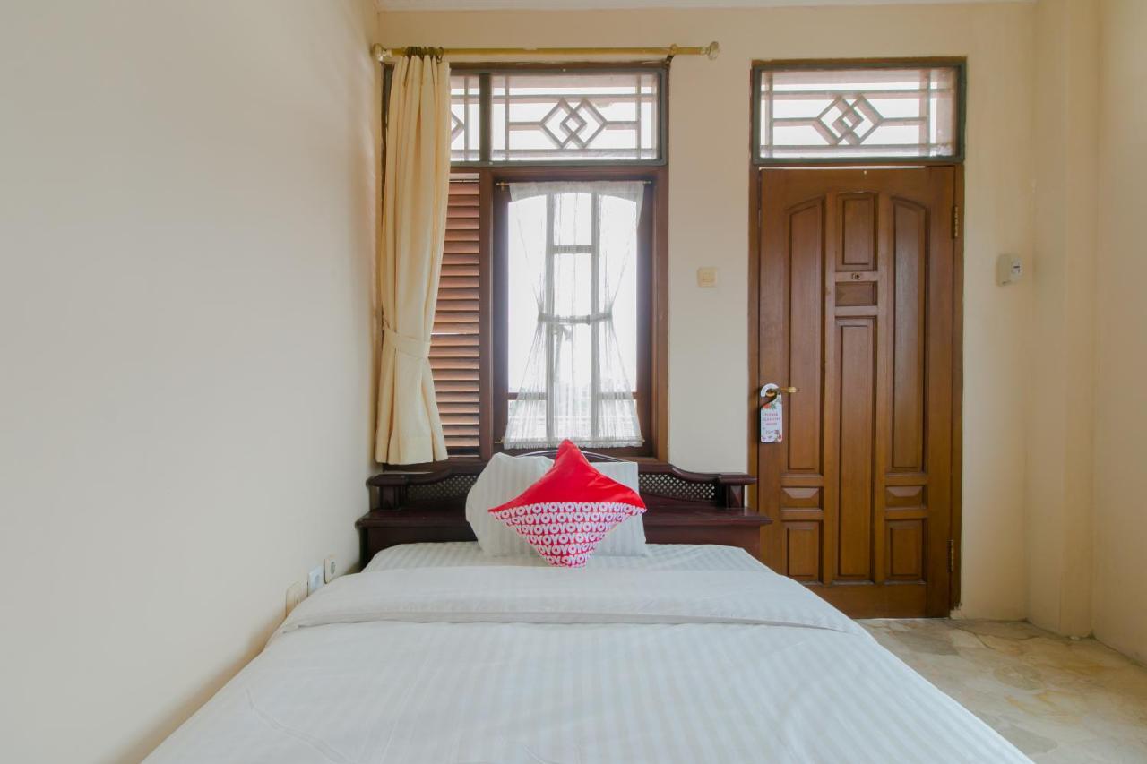 Oyo 2858 Vafa Guesthouse Cianjur Zewnętrze zdjęcie