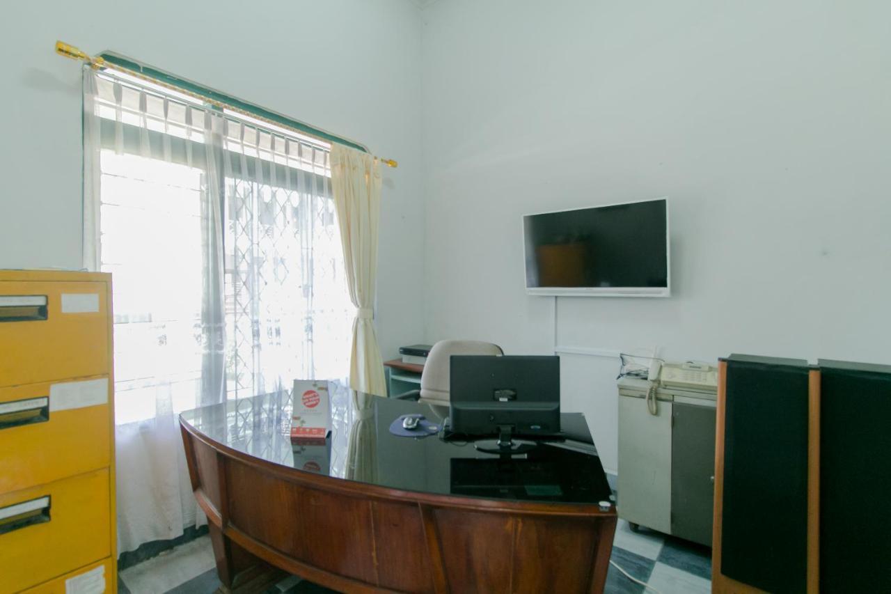 Oyo 2858 Vafa Guesthouse Cianjur Zewnętrze zdjęcie