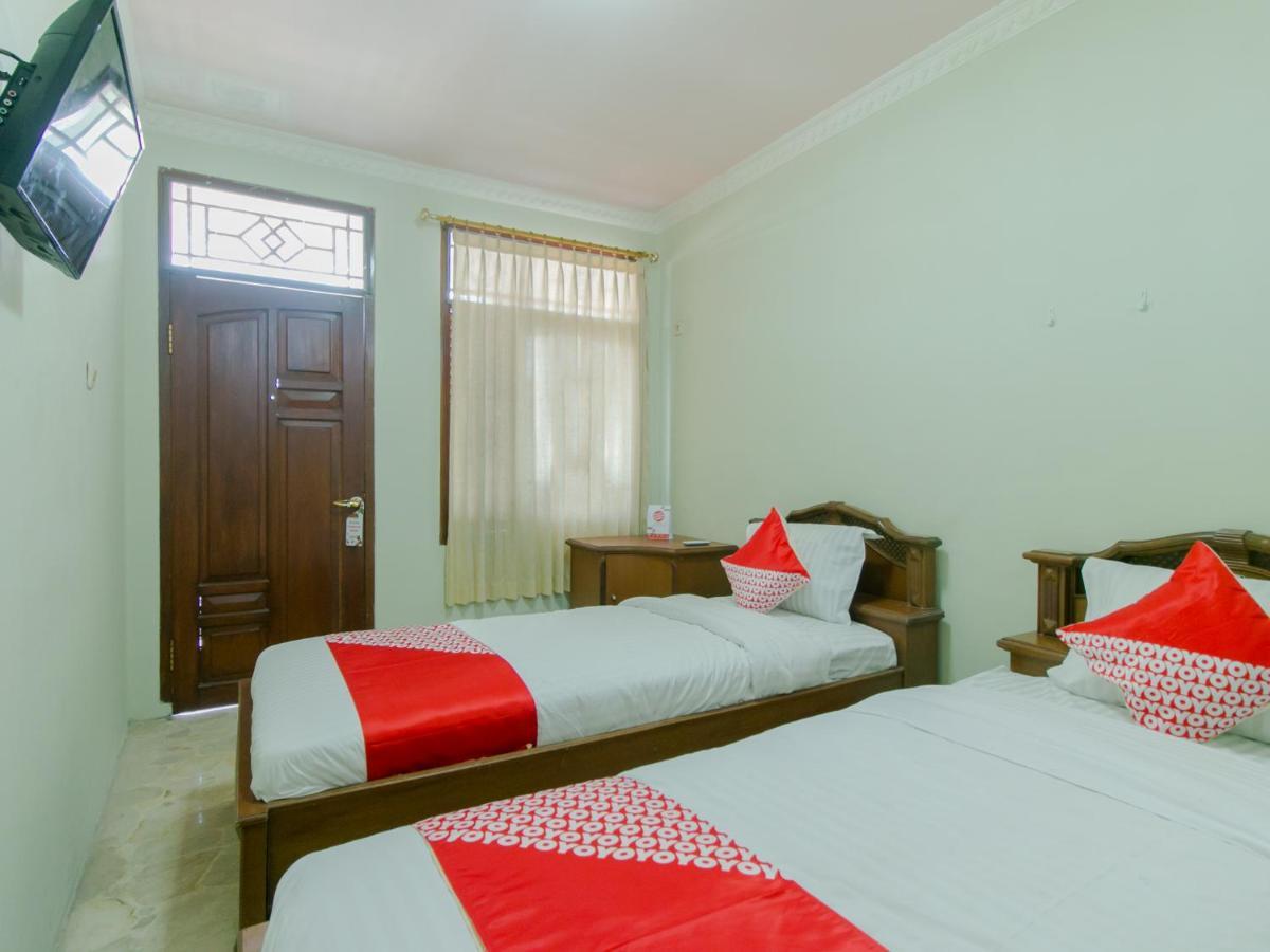 Oyo 2858 Vafa Guesthouse Cianjur Zewnętrze zdjęcie